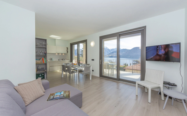 Beautiful 5 Bdrm Modern Penthouse