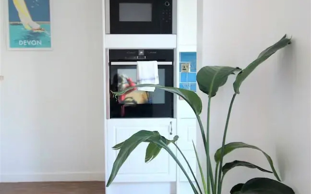 Contemporary Home in Friendly Easton - Free Parking