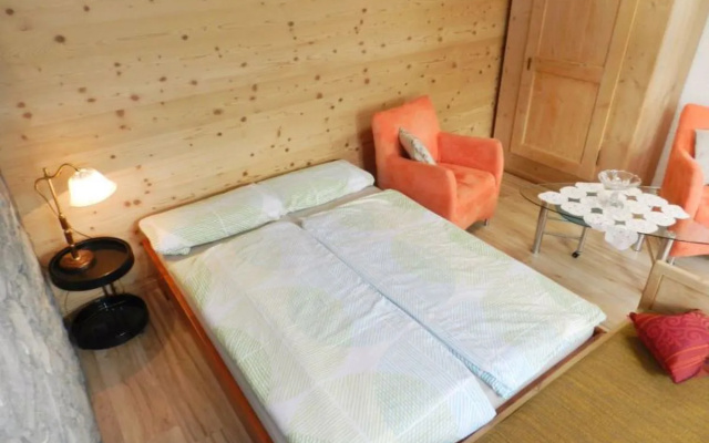 Studio Etana