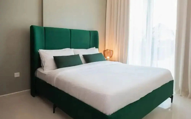 Luxurious 1BR - Pool & Gym Access