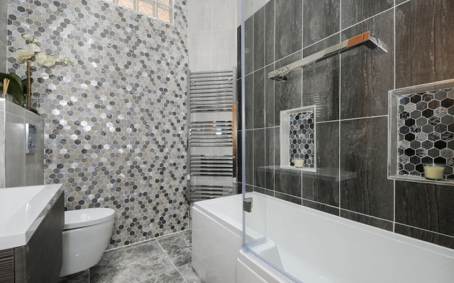 Charming 5 Star 3 Bed London Flat, Garden, Parking