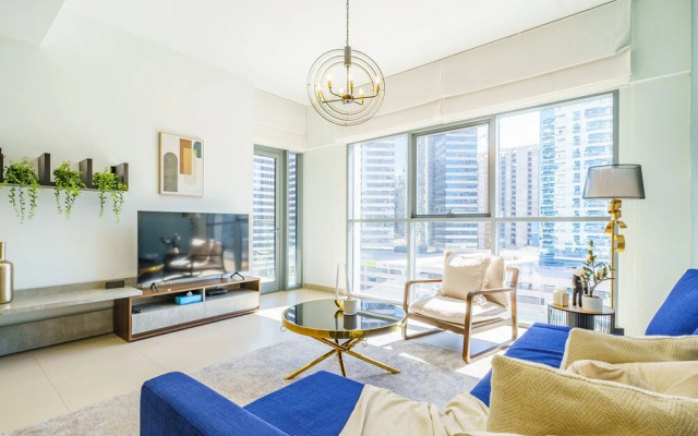 Downtown Charming Condo Close to Dubai Mall