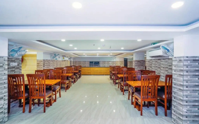 Hotel Aura Grand by Levelup