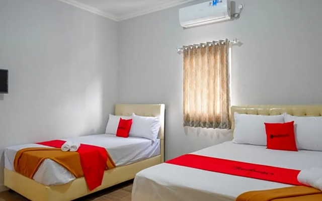 RedDoorz @ City Park Medoho Semarang