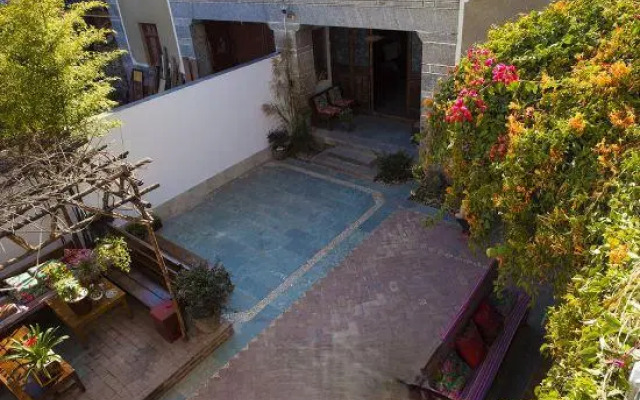Zuji Youth Hostel