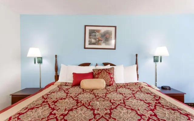 Hamilton Inn Jonesville NC