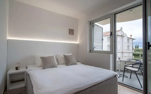 Rovinj Seaside Apartment for 3
