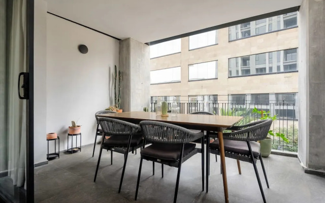 w Engaging 1BR w Terrace in Tabacalera