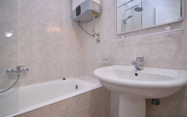 Bacci Central 2-Bedroom Apartment by Litto