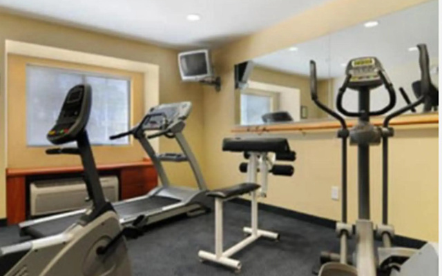 Microtel Inn & Suites by Wyndham Huntsville