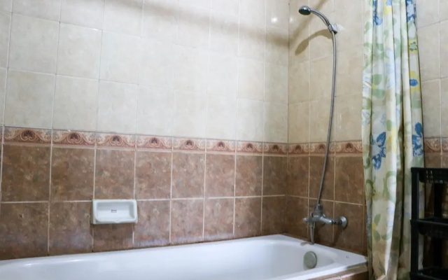 Cozy Living And Modern 2Br Puri Garden Apartment