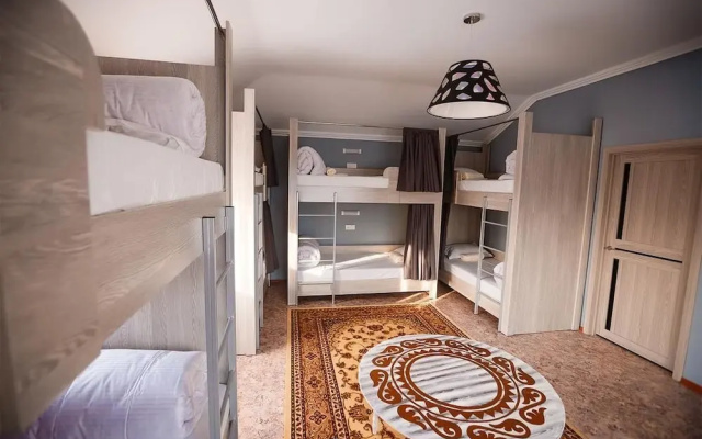 Mountain Road Hostel