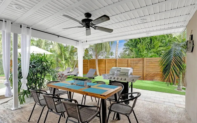 Trendy Renovated 4 BR  Home with POOL