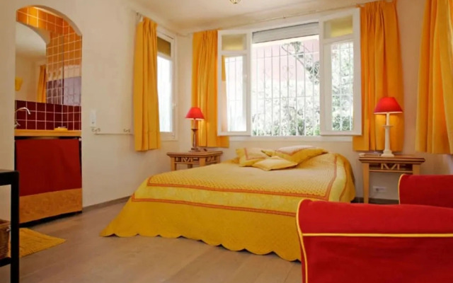 Private Beach Villa sea View - Th Oule sur mer