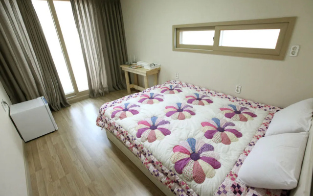 SS Guesthouse - Hostel