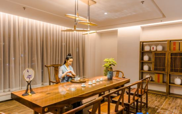 Ustay Hotel