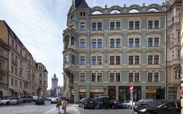 Апартаменты Apartments Dusní вид на фасад