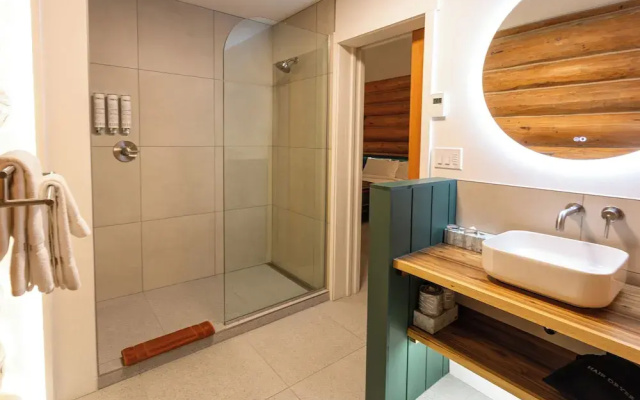 Bell 2 Lodge