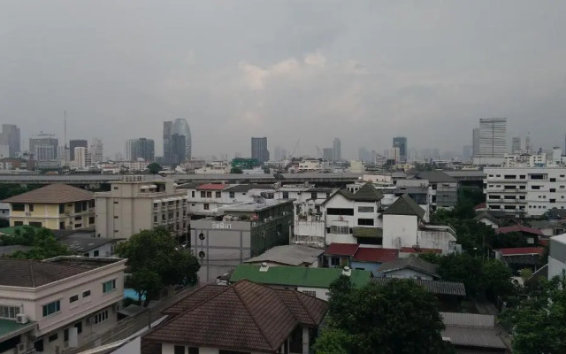 Samsen Suites
