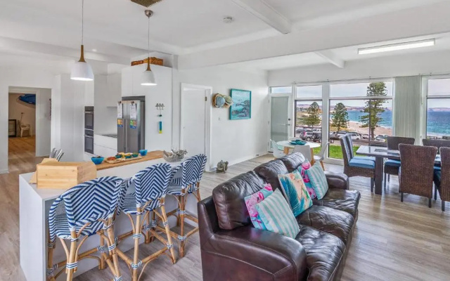 King of North Bay - 103 Gold Coast Drive