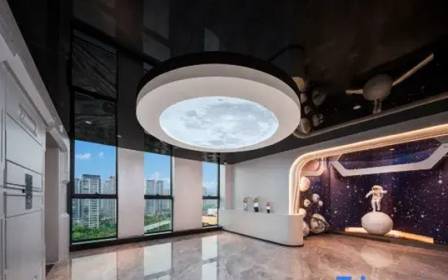 Yiwu Lanshu No.8 Planet Hotel