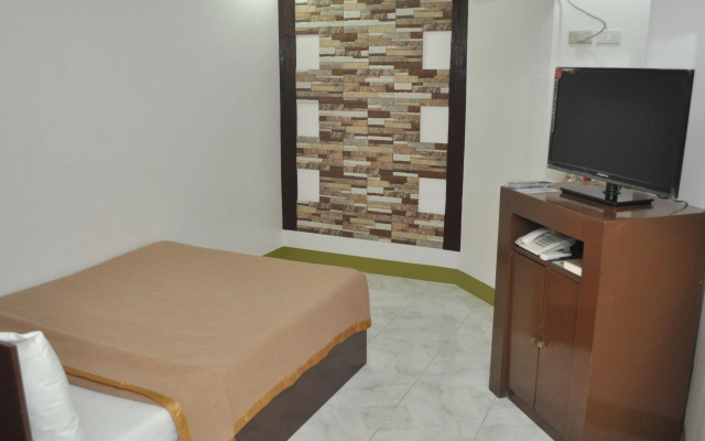 Oyster Plaza Hotel