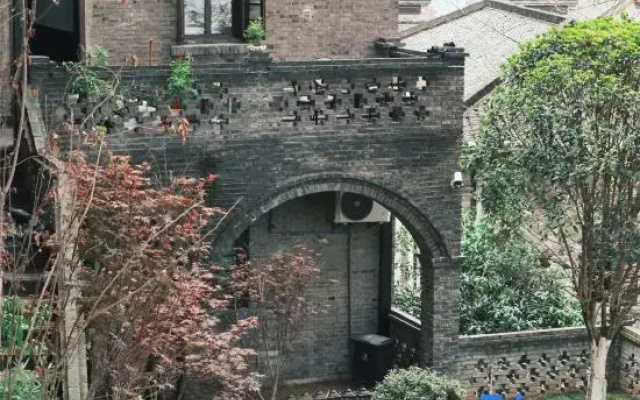 Houzhen Mansion