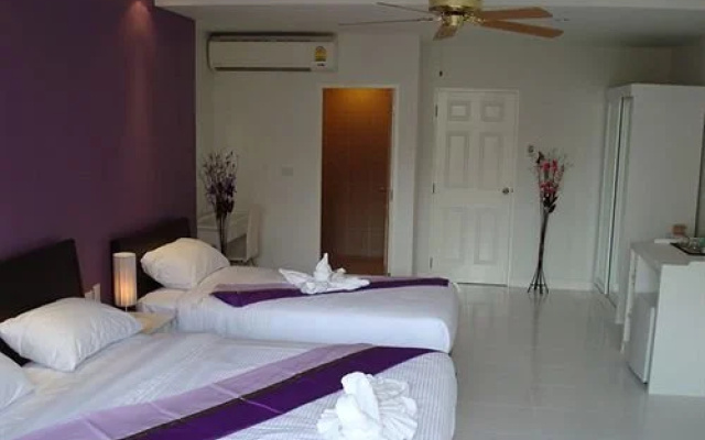 Kata Beach Center Hotel