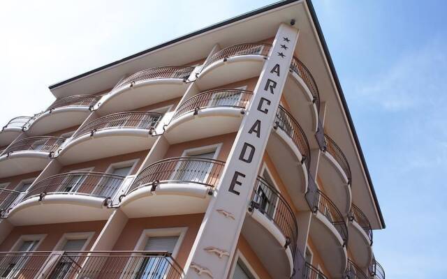 Hotel Arcade вид на фасад