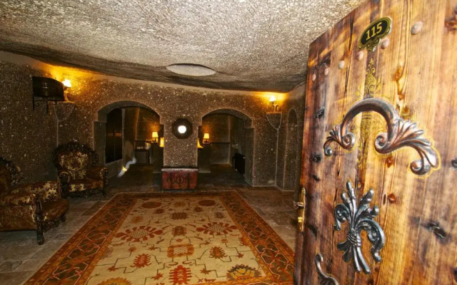 Grand Cave Suites