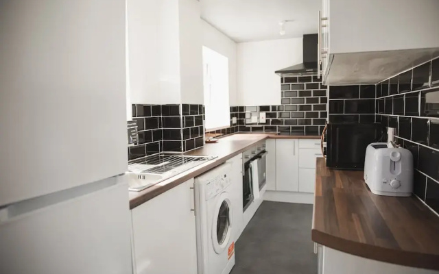 Room in Guest Room - Big Room in Leicester City
