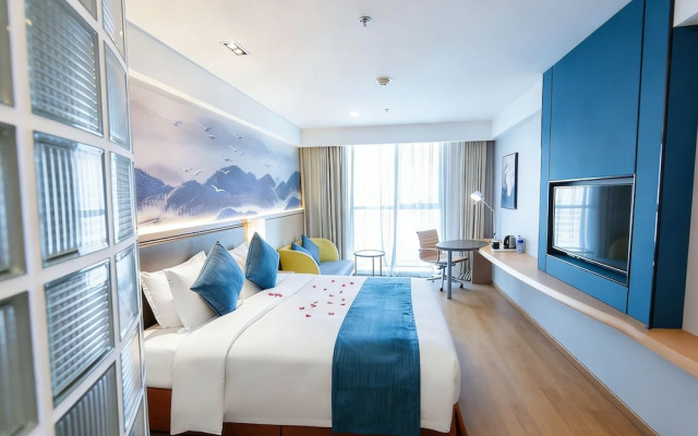 H Crytal Hotel (Jinma Road, Dalian Development Zone)
