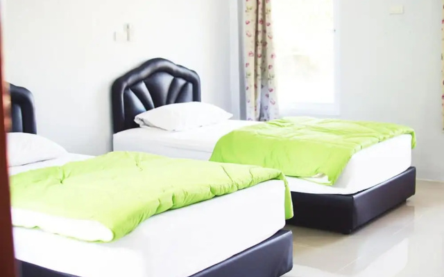 Happy House Resort