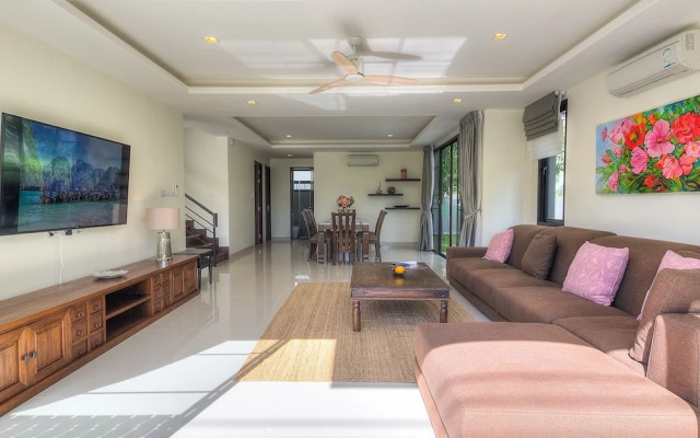 Villa Andy with pool and 800 m away from beach