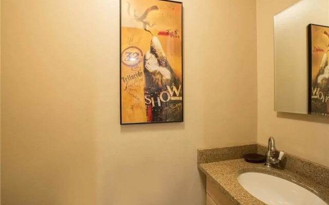 Columbia Place Condominium