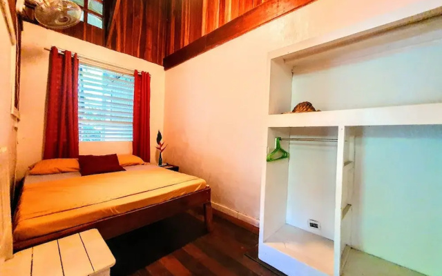 Arana House