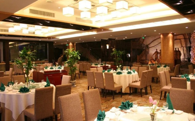 Jia Yu Emperor Hotel