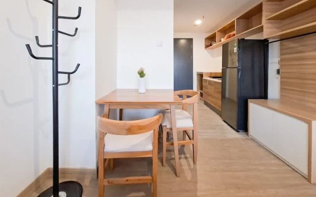 Simple And Tidy Studio Apartment Collins Boulevard