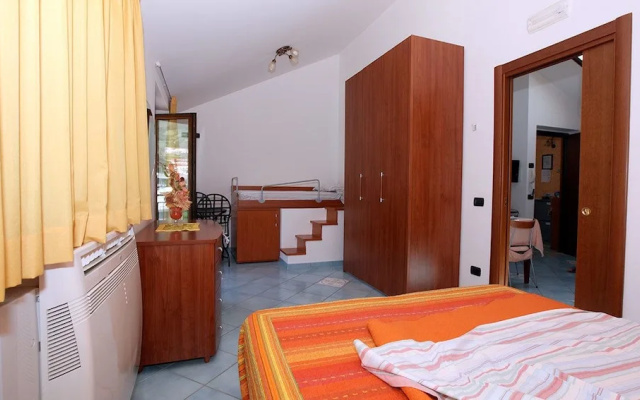 Domus Intra Montes