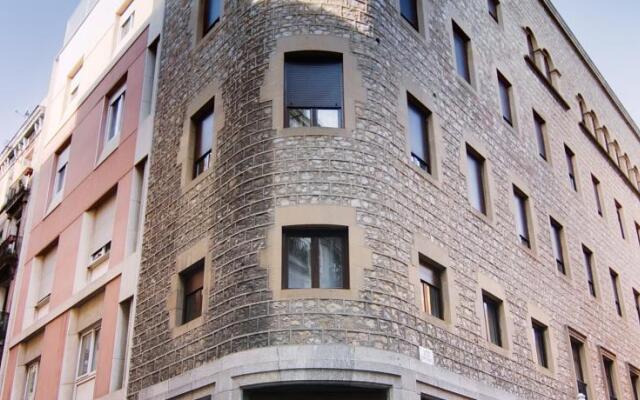 Отель Residència dInvestigadors вид на фасад
