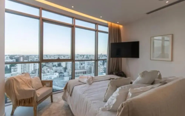 A Spectacular Suite Apartment on a new High Rise