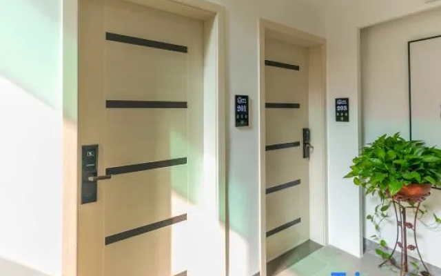 Yangshuofan Zhu Intelligence Light Luxury Hotel (Yulonghe Qianguqing Area)