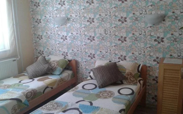 Hostel Zlatna Greda
