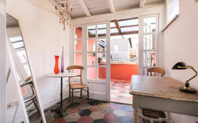 Scala Lovely Terrace Apartment