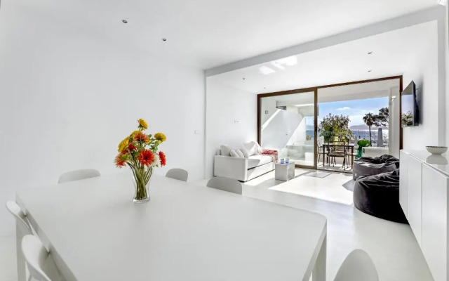 Beachfront apartment in Alcudia beach CB 3