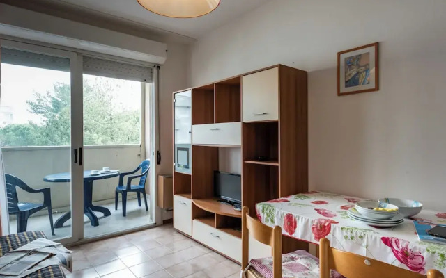 Bright Apartment Just Steps From the Beach