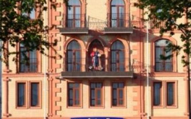 Гостиница Людовико Моро в Йошкар-Оле отзывы, цены и фото номеров - забронировать гостиницу Людовико Моро онлайн Йошкар-Ола вид на фасад