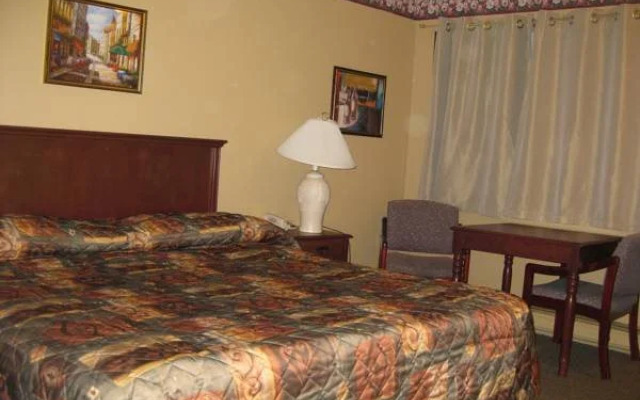Twin Creeks Motel
