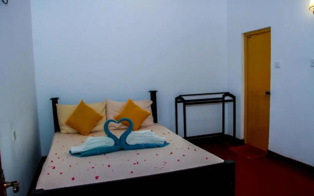 Thathsara Holiday Inn