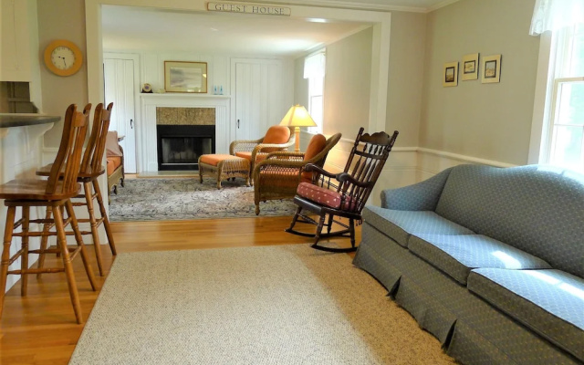 205 Rock Harbor - 2 Bedroom House